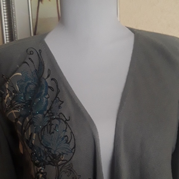 APT.9 Sweater (women's) - Picture 5 of 8